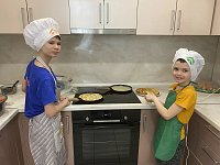 Печём блины на масленицу Печём блины на масленицу